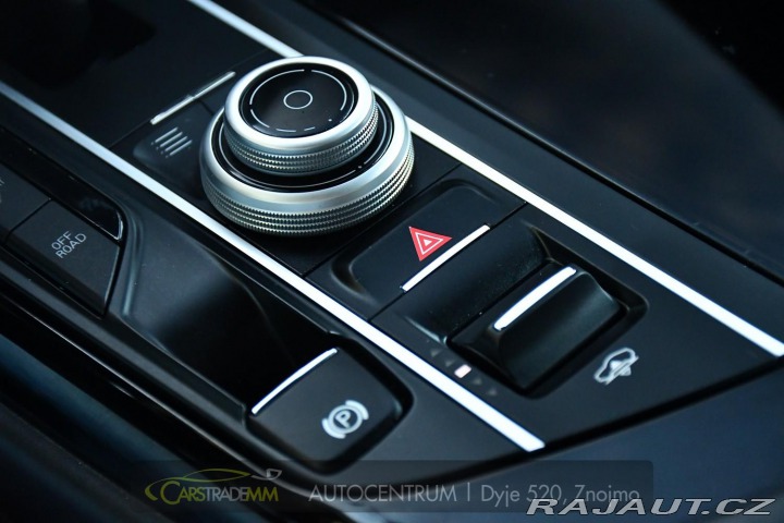 Maserati Levante 3.0D ČR Q4 H/K ACC VZDUCH 2018