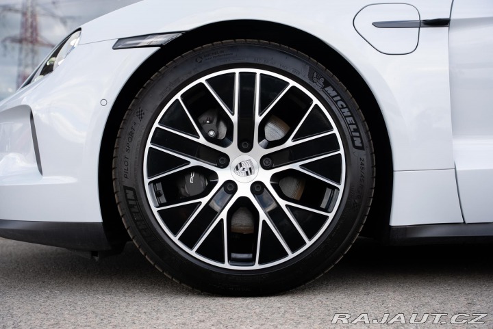 Porsche Taycan 2026