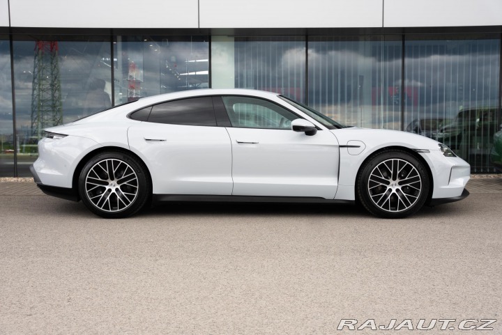 Porsche Taycan 2026