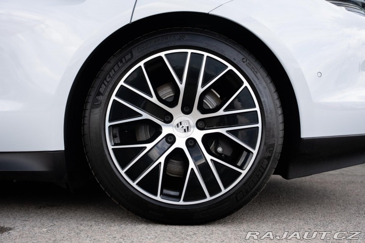 Porsche Taycan 2026