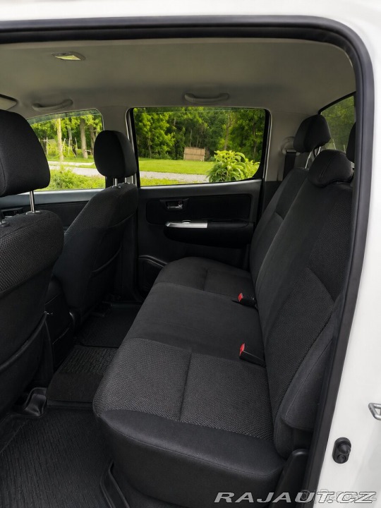 Toyota Hilux 2,5 d4d 2014, tažné, ČR 2014