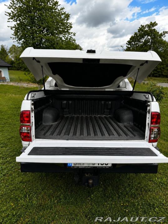Toyota Hilux 2,5 d4d 2014, tažné, ČR 2014