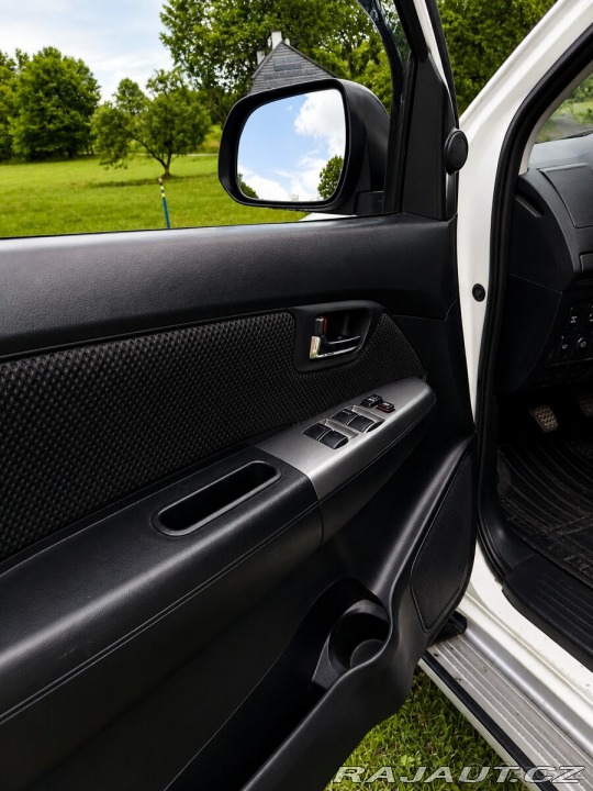 Toyota Hilux 2,5 d4d 2014, tažné, ČR 2014