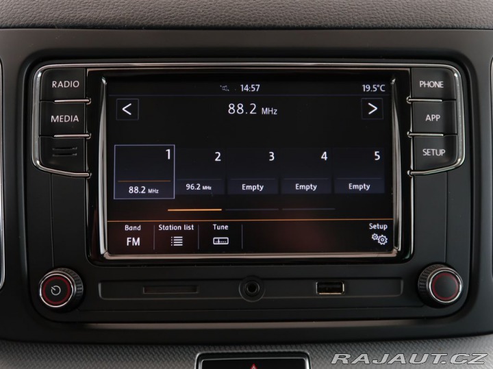 Volkswagen Sharan 2.0TDI,103kW,MT,Comfortli 2012