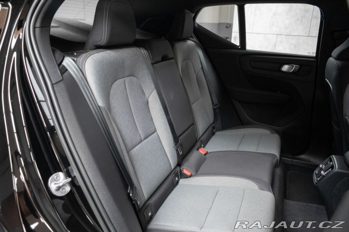 Volvo XC40 B4 CORE*145KW*ACC*ČR*DPH* 2022