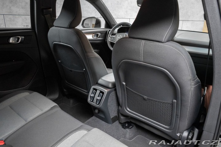 Volvo XC40 B4 CORE*145KW*ACC*ČR*DPH* 2022