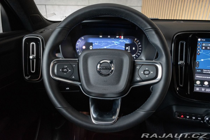Volvo XC40 B4 CORE*145KW*ACC*ČR*DPH* 2022