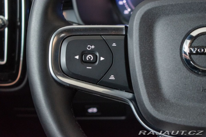 Volvo XC40 B4 CORE*145KW*ACC*ČR*DPH* 2022