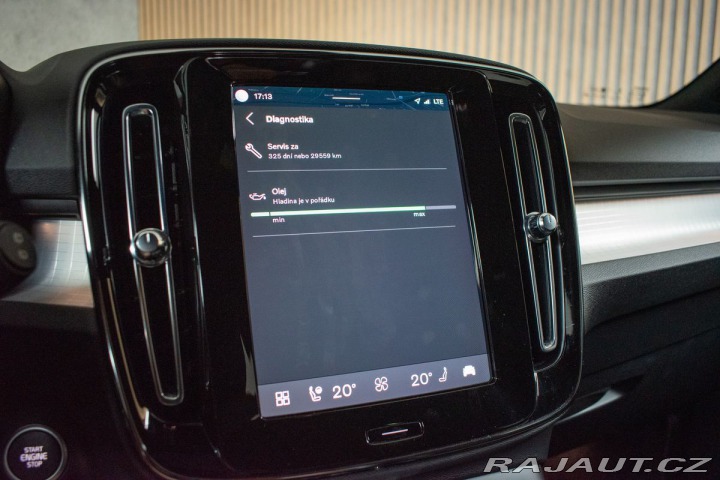 Volvo XC40 B4 CORE*145KW*ACC*ČR*DPH* 2022