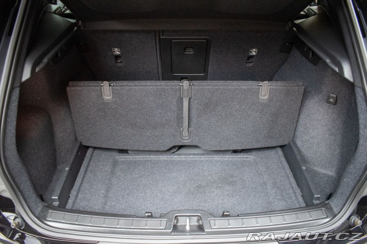 Volvo XC40 B4 CORE*145KW*ACC*ČR*DPH* 2022