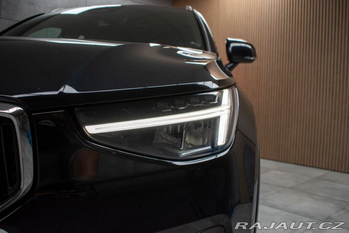 Volvo XC40 B4 CORE*145KW*ACC*ČR*DPH* 2022