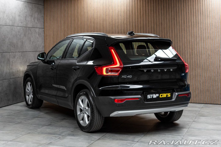 Volvo XC40 B4 CORE*145KW*ACC*ČR*DPH* 2022