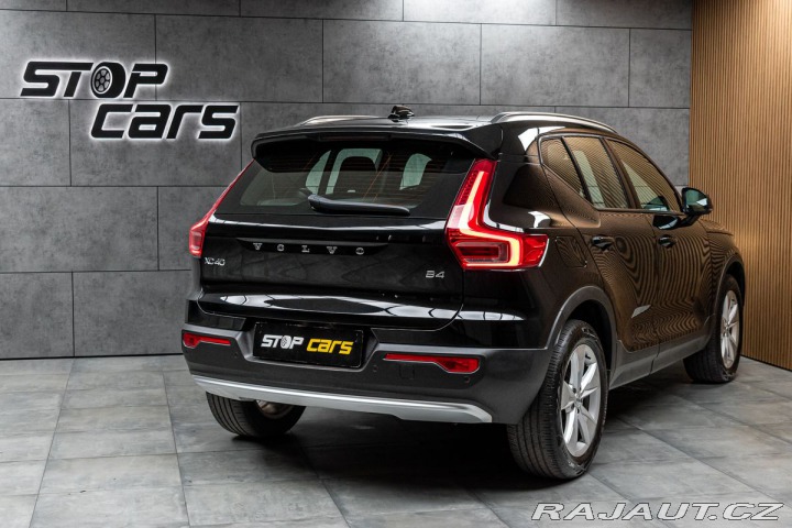 Volvo XC40 B4 CORE*145KW*ACC*ČR*DPH* 2022