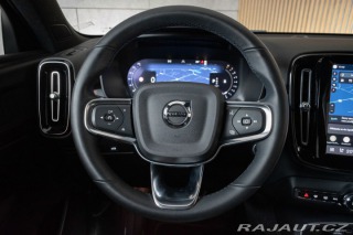 Volvo XC40 B4 CORE*145KW*ACC*ČR*DPH* 2022