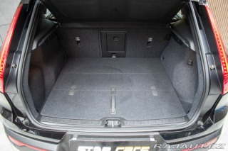 Volvo XC40 B4 CORE*145KW*ACC*ČR*DPH* 2022