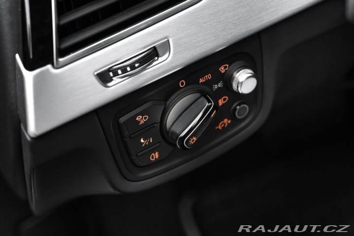 Audi A8 6,3 W12 L Max výbava 2015