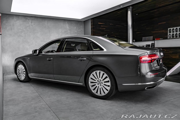 Audi A8 6,3 W12 L Max výbava 2015