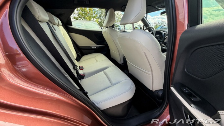 Lexus Ostatní modely LBX 1,5 HEV ELEGANT TECH 2025