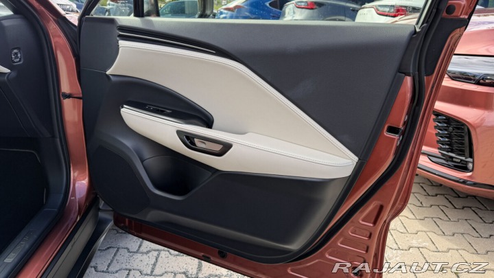 Lexus Ostatní modely LBX 1,5 HEV ELEGANT TECH 2025