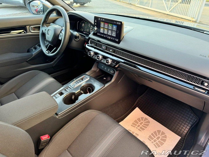 Honda Civic 2.0e:HEV ELEGANCE SKLADEM 2026