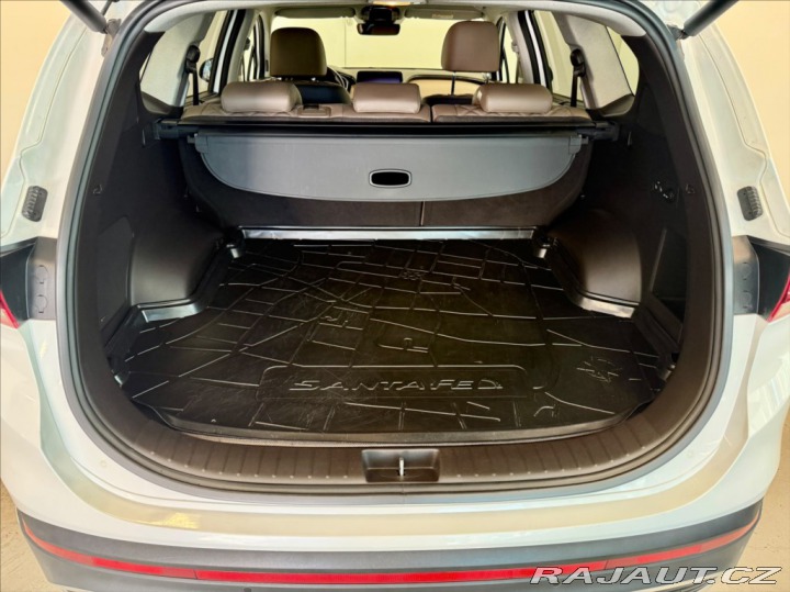 Hyundai Santa Fe 2,2 CRDI STYLE 4X4 1.MAJI 2022
