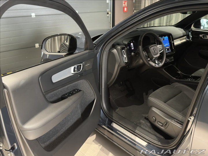 Volvo XC40 2,0 B4 Plus 2026