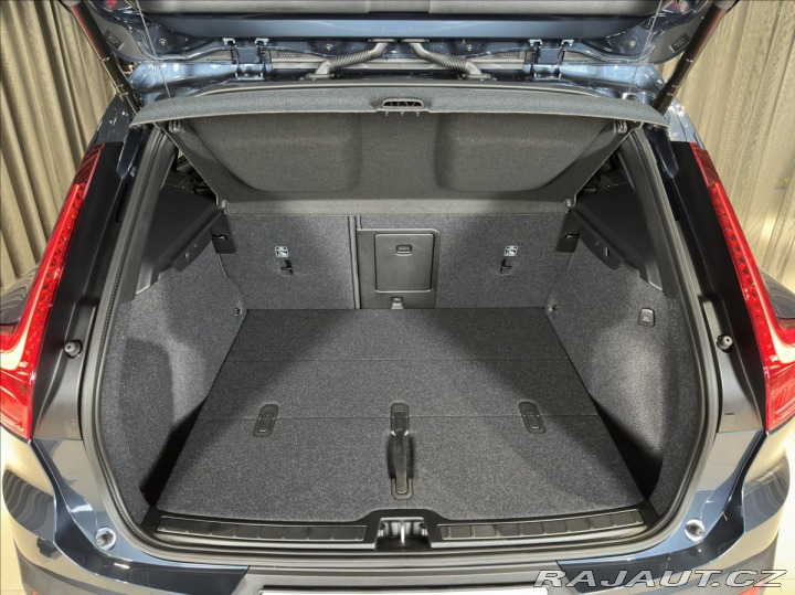Volvo XC40 2,0 B4 Plus 2026