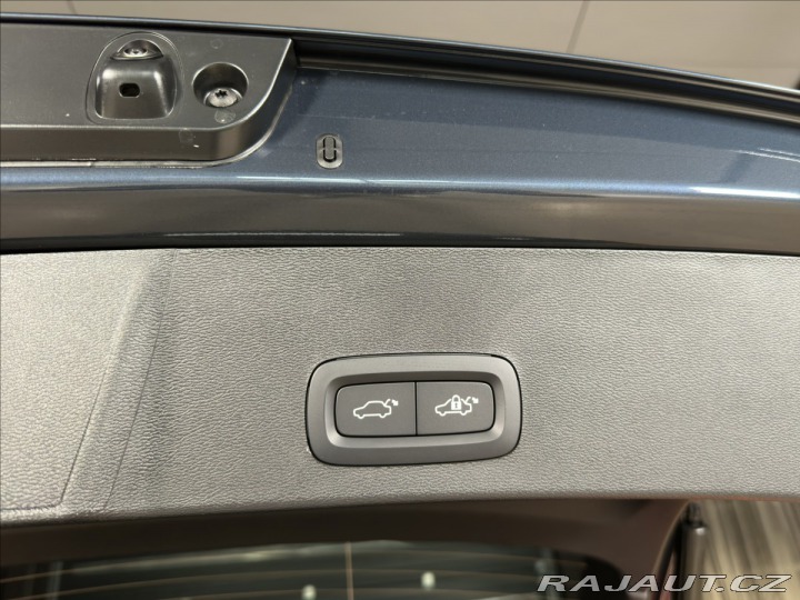 Volvo XC40 2,0 B4 Plus 2026