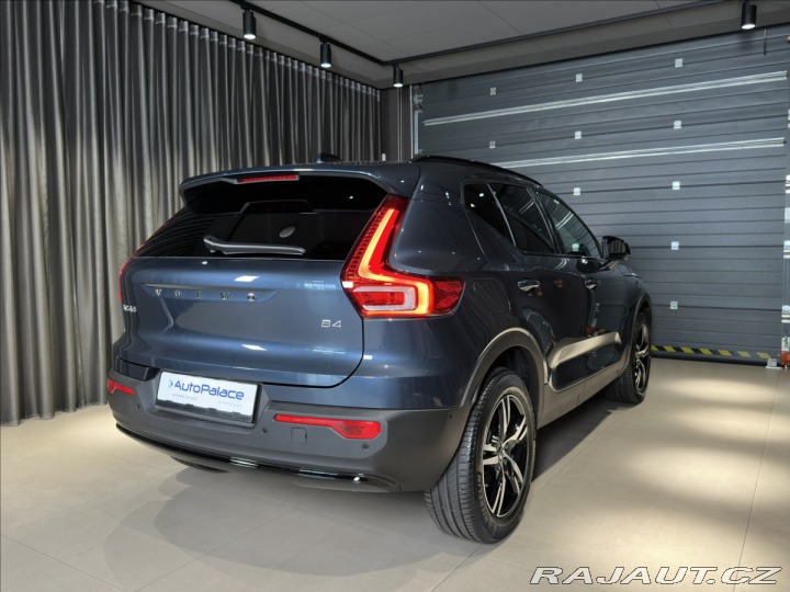 Volvo XC40 2,0 B4 Plus 2026