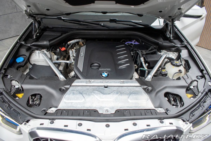 BMW X4 xD30d 210kW*HEAD-UP*TAŽNÉ 2022