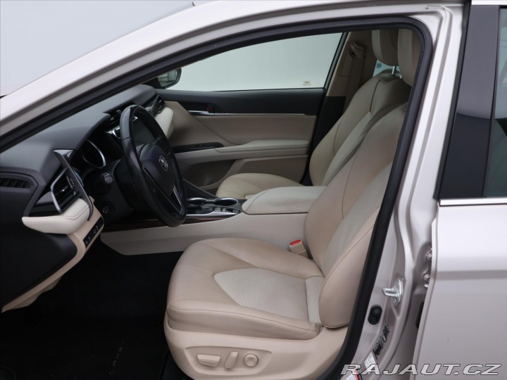 Toyota Camry 2.5 Hybrid 131kW Executiv 2019