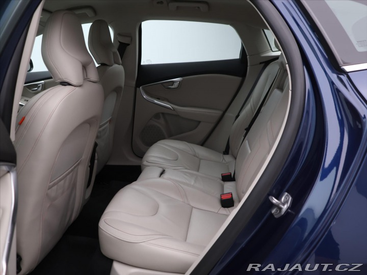 Volvo V40 1,6 D2 115 Summum 2015