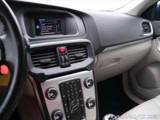 Volvo V40 1,6 D2 115 Summum 2015