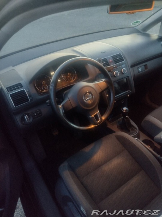 Volkswagen Touran 1,6 tdi,7 míst 2013