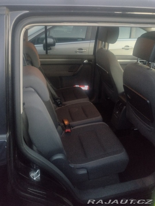 Volkswagen Touran 1,6 tdi,7 míst 2013