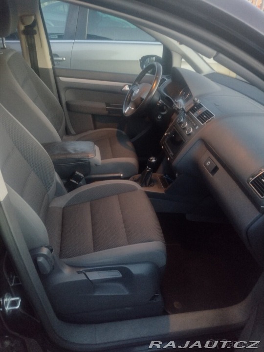 Volkswagen Touran 1,6 tdi,7 míst 2013