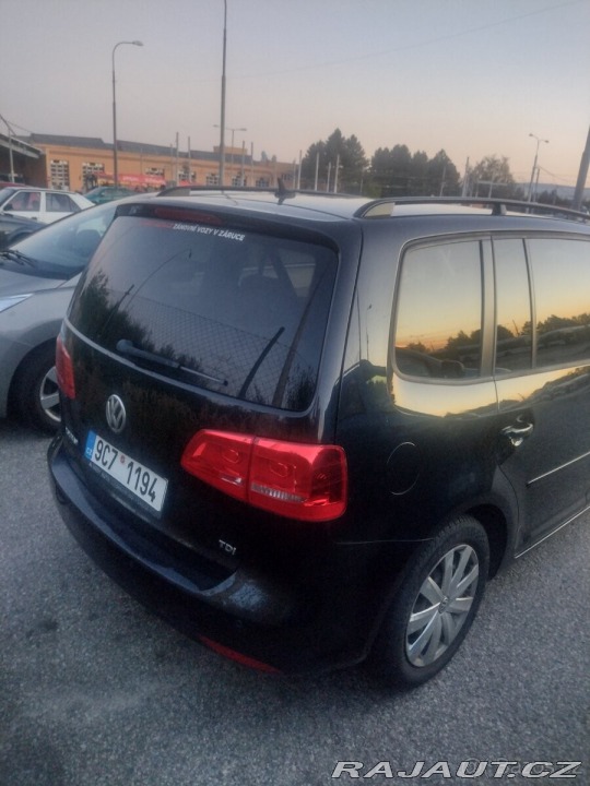 Volkswagen Touran 1,6 tdi,7 míst 2013