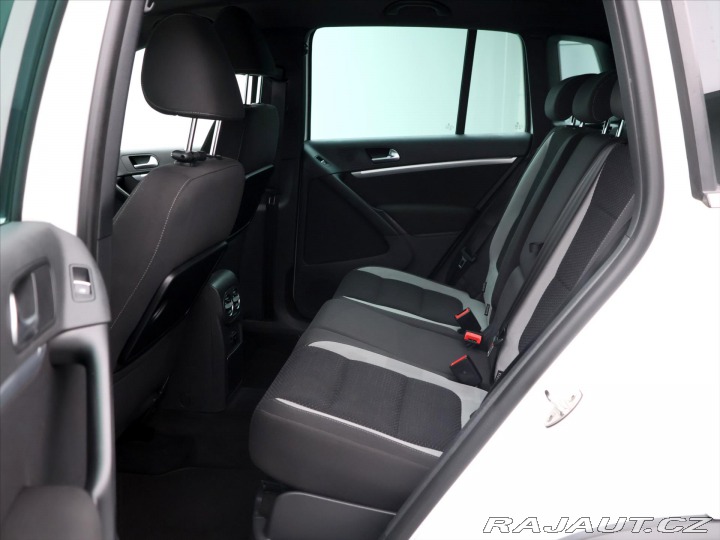 Volkswagen Tiguan 2,0 TDI 103 KW DSG R-Line 2015