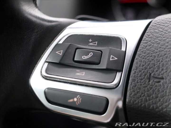 Volkswagen Tiguan 2,0 TDI 103 KW DSG R-Line 2015
