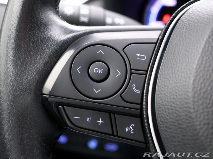 Toyota RAV4 2,5 e-CVT 131kW Selection 2020
