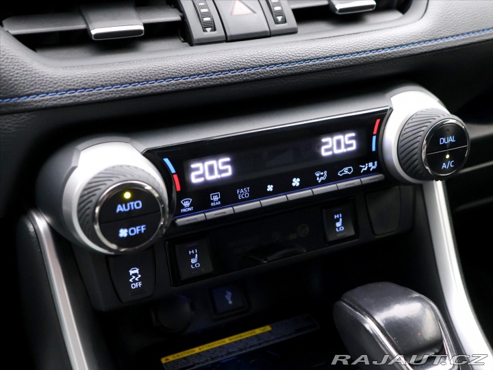 Toyota RAV4 2,5 e-CVT 131kW Selection 2020