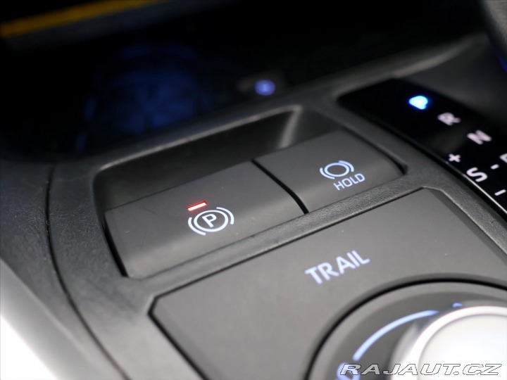 Toyota RAV4 2,5 e-CVT 131kW Selection 2020