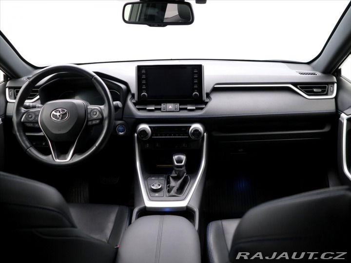 Toyota RAV4 2,5 e-CVT 131kW Selection 2020