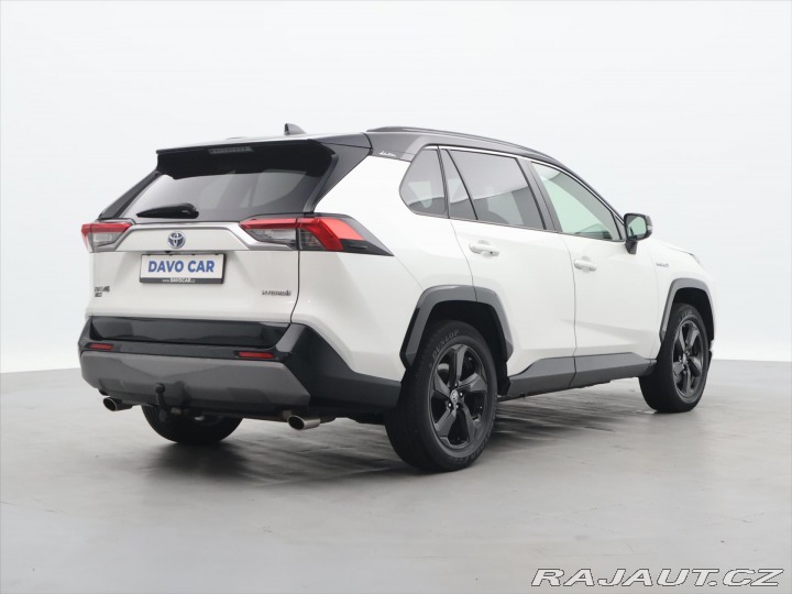 Toyota RAV4 2,5 e-CVT 131kW Selection 2020