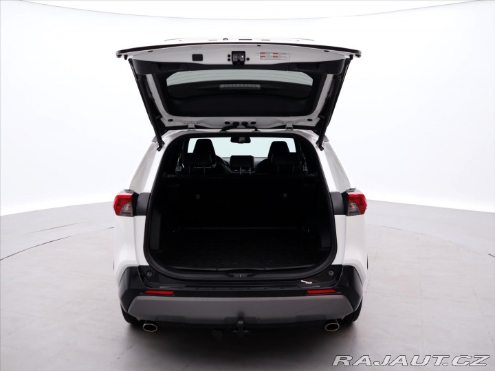 Toyota RAV4 2,5 e-CVT 131kW Selection 2020