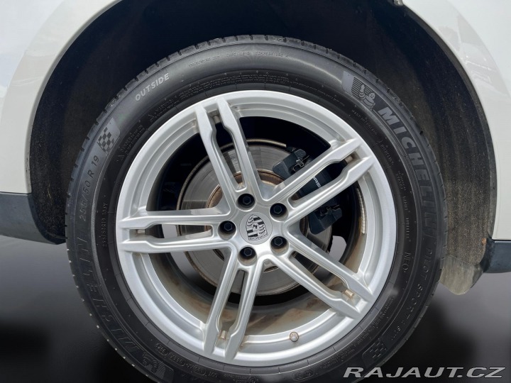Porsche Macan 2022