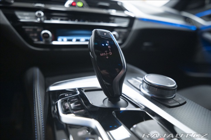 BMW 5 2,0 530e xDrive M Sport Č 2023