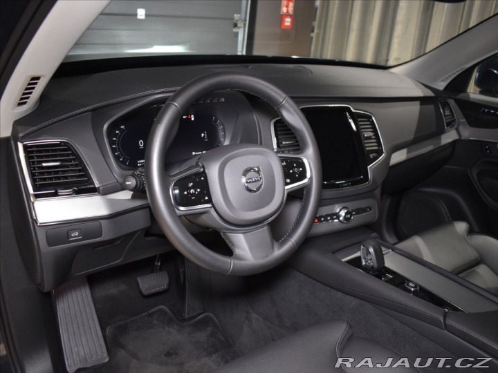 Volvo XC90 2,0 B5 AWD PLUS Bezklíč,P 2024