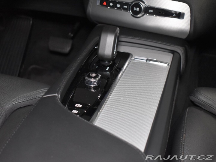 Volvo XC90 2,0 B5 AWD PLUS Bezklíč,P 2024