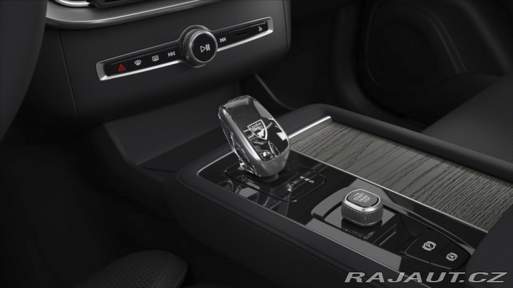 Volvo XC90 2,0 T8 Plus Dark 2026